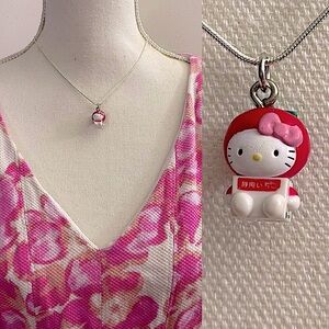 💕2/$45💕 Hello kitty sanrio Strawberry pendant necklace 16"